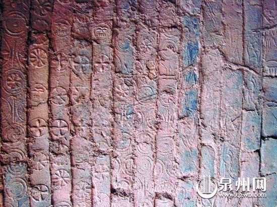“祖公墓”被挖  唐朝古墓发现罕见“人面纹”砖